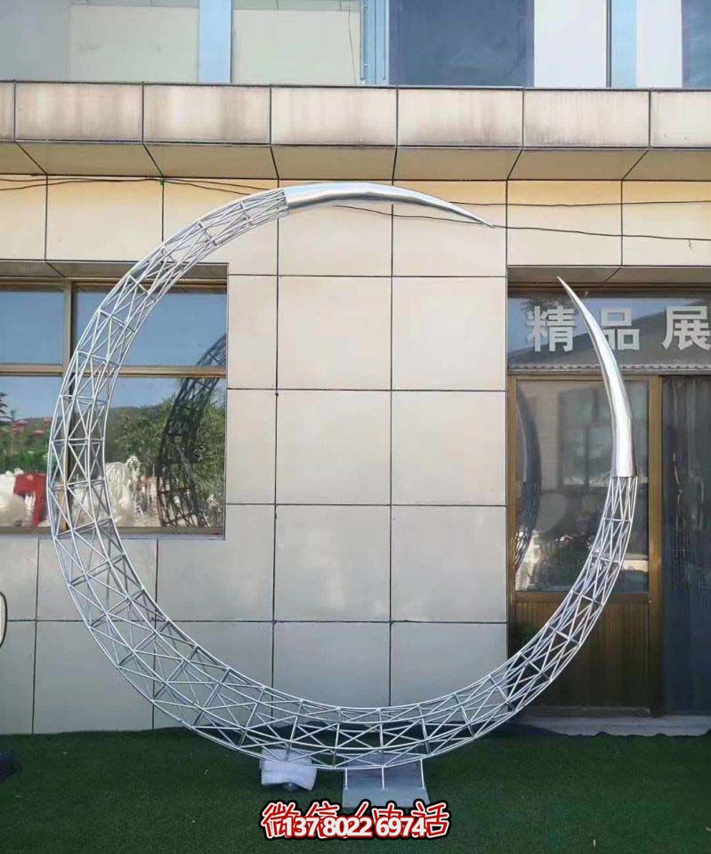 精致月亮雕塑，为您的别墅庭院增添美感