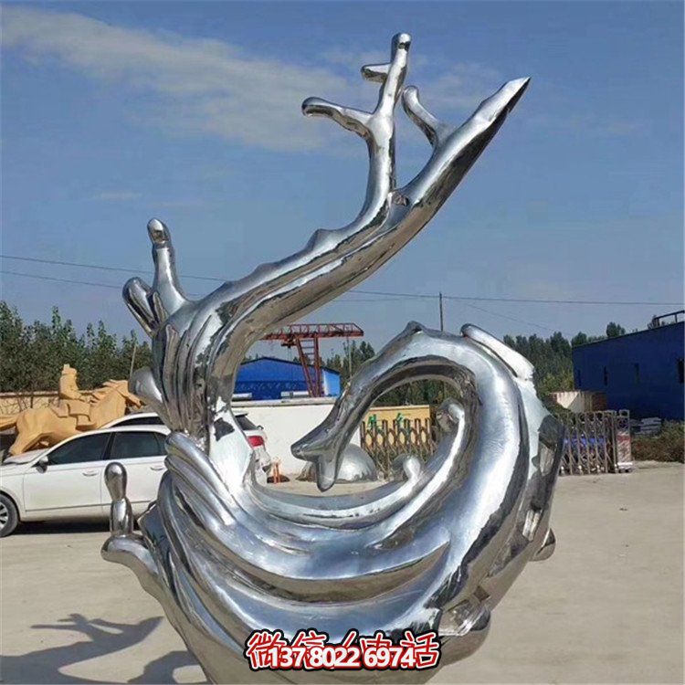 不锈钢镜面雕塑，为户外广场增添海浪般的浪花气息