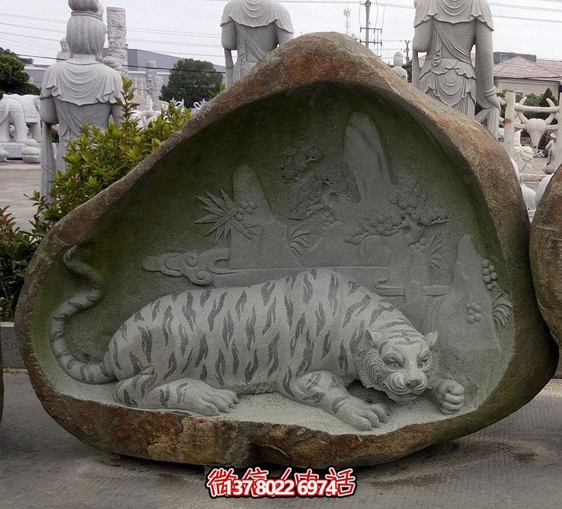 多彩色彩的公园里砂石石雕浮雕虎雕塑 多彩色彩的公园里砂石石雕浮雕虎雕塑