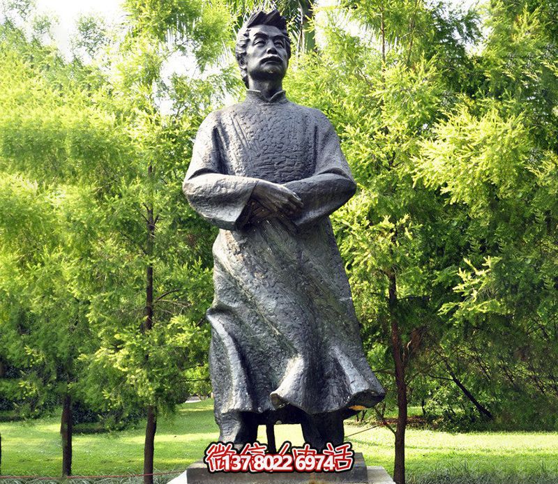 玻璃钢鲁迅人物雕塑，为公园景观装饰点缀