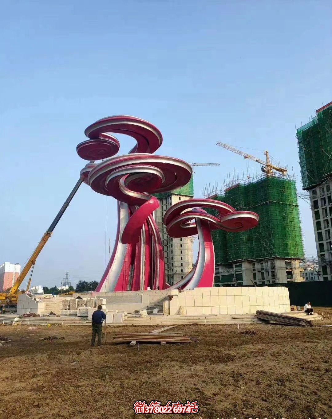 玻璃钢祥云彩绘雕塑，个性创意景区装饰