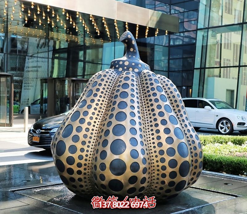 不锈钢创意黑点南瓜雕塑--一款独特的广场装饰品 不锈钢创意黑点南瓜雕塑--一款独特的广场装饰品