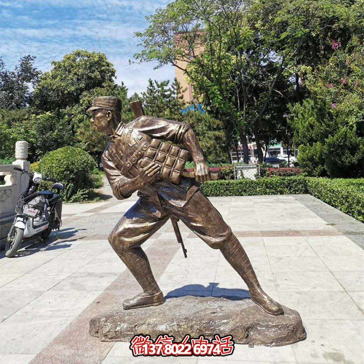 冲锋，仿铜战士雕塑——玻璃钢的艺术之作