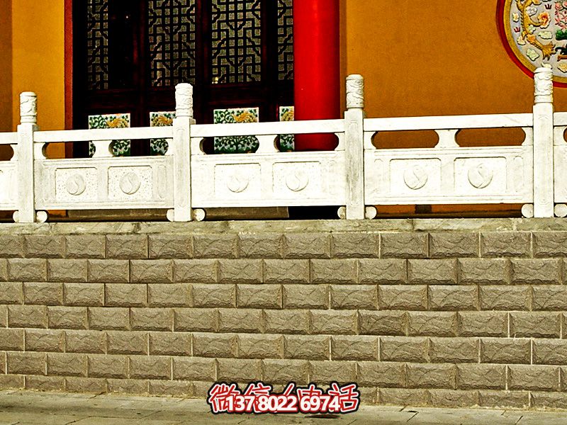 雕刻精美的汉白玉道教寺院大殿与围栏 雕刻精美的汉白玉道教寺院大殿与围栏
