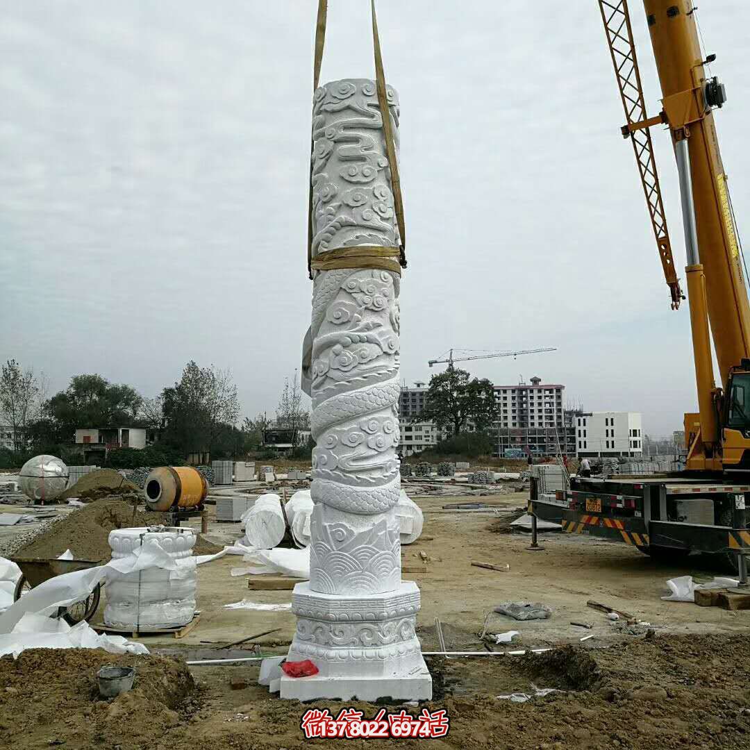 汉白玉浮雕古体龙柱点缀园林广场 汉白玉浮雕古体龙柱点缀园林广场