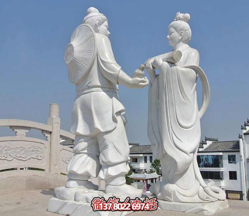 古代牛郎织女石雕，摆放于花园广场，带来汉白玉般的浪漫气息