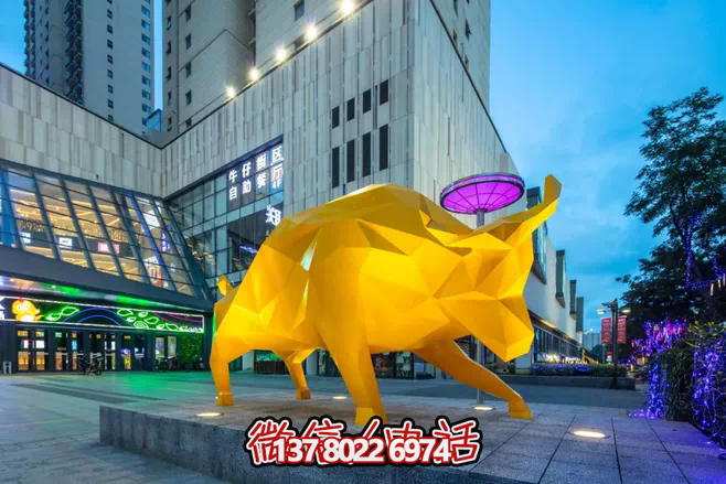 玻璃钢彩绘雕塑让你的广场现象级创意牛！