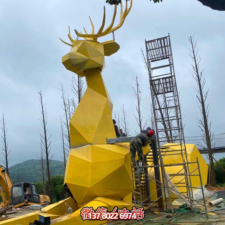 大型梅花鹿雕塑，点亮公园广场景观