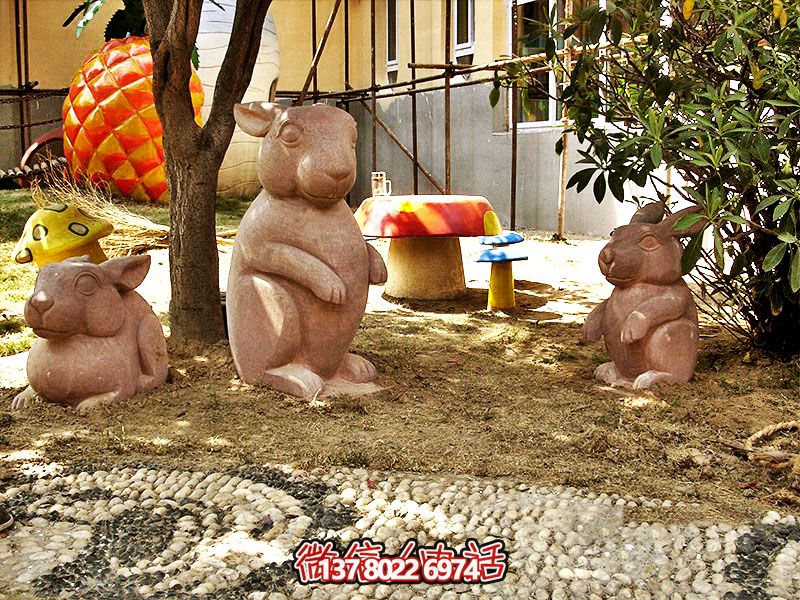 玻璃钢雕塑的抽象兔子——现代庭院的独特装饰 玻璃钢雕塑的抽象兔子——现代庭院的独特装饰