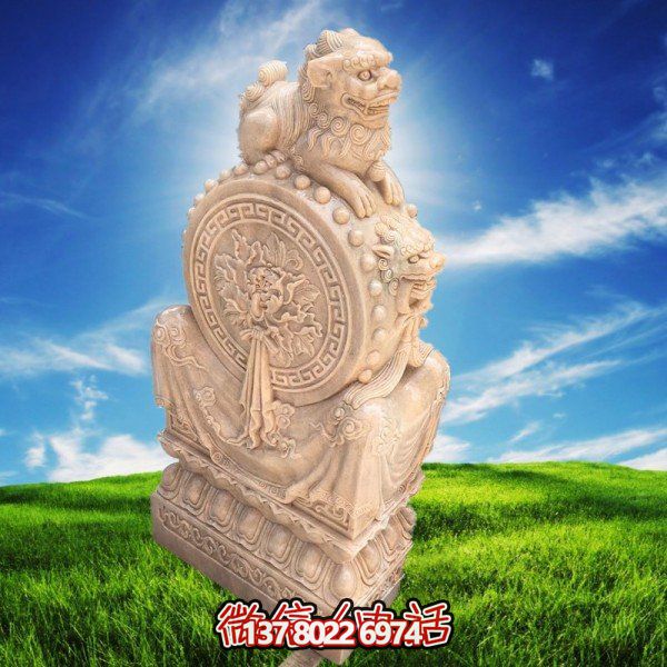 美丽的红晚霞精致的大理石门墩雕塑