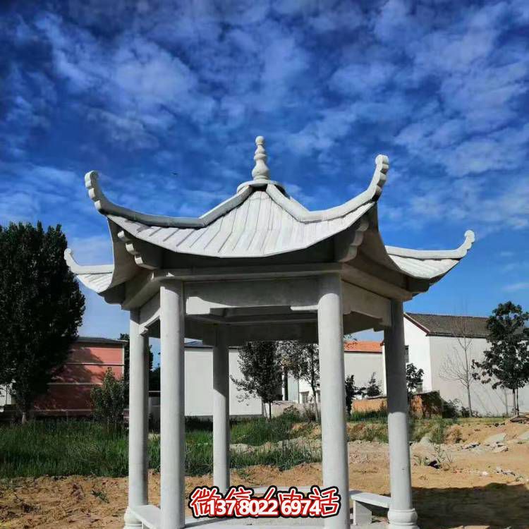仿古休闲凉亭，天然青石摆放于户外村庄