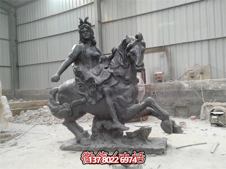 超越传统，探索未知的玻璃钢骑马摆件