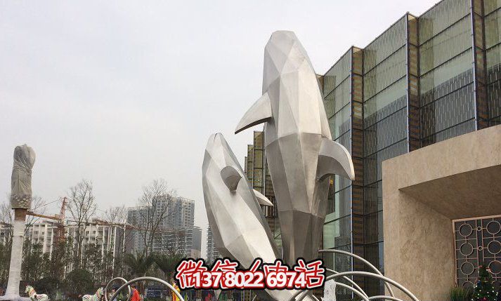 不锈钢海豚雕塑跳跃在商业街的美丽守护 不锈钢海豚雕塑跳跃在商业街的美丽守护