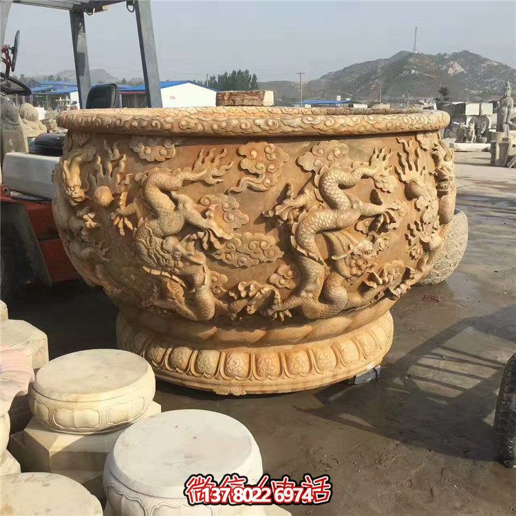 传统水缸，绚丽多彩的双龙戏纹