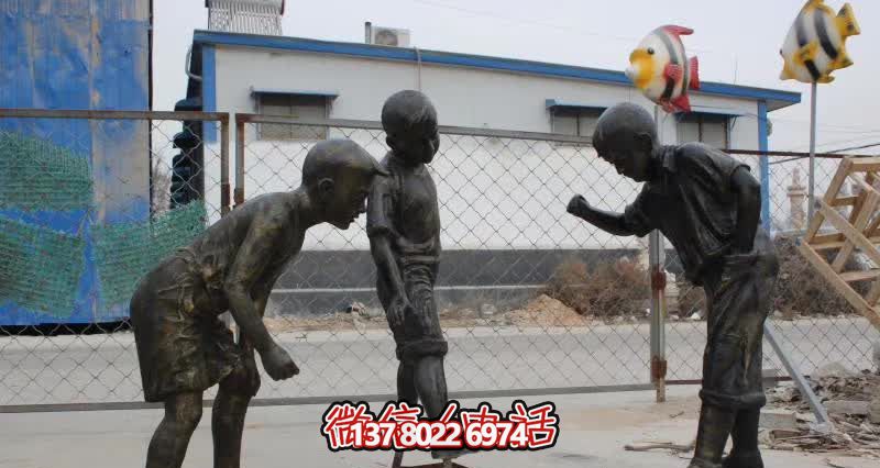 玻璃钢仿铜雕塑陀螺，为儿童街边提供欢乐玩耍
