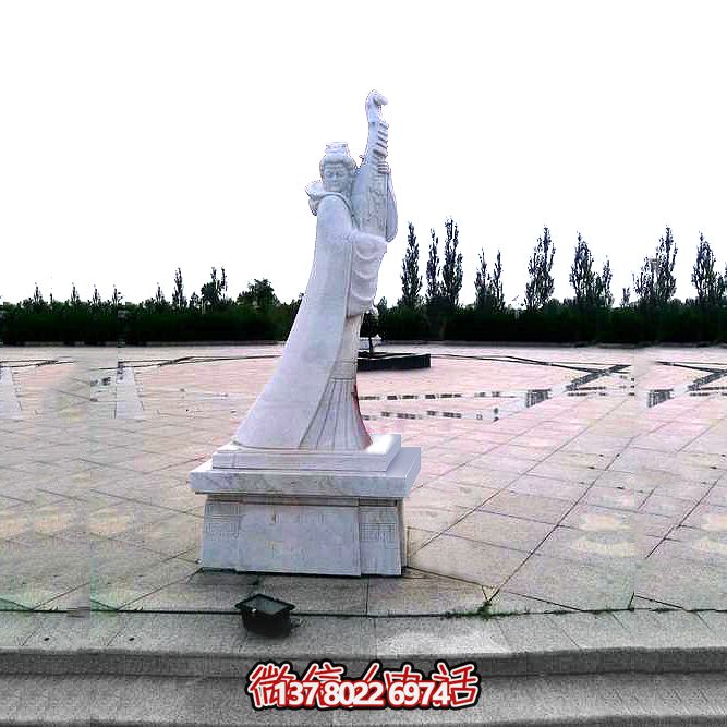 传承古代美女王昭君的石雕广场 传承古代美女王昭君的石雕广场
