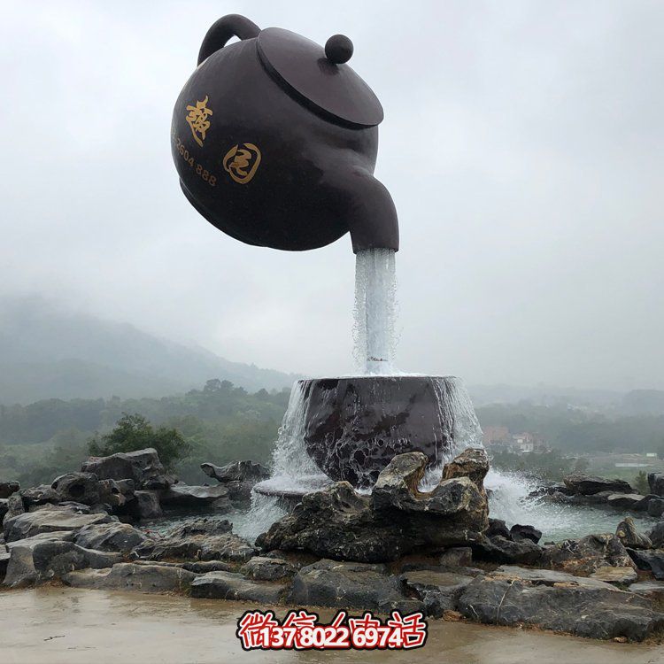 这款创意玻璃钢悬空流水摆件，是一款非常适合大型园林景区及户外空间装饰的艺术品