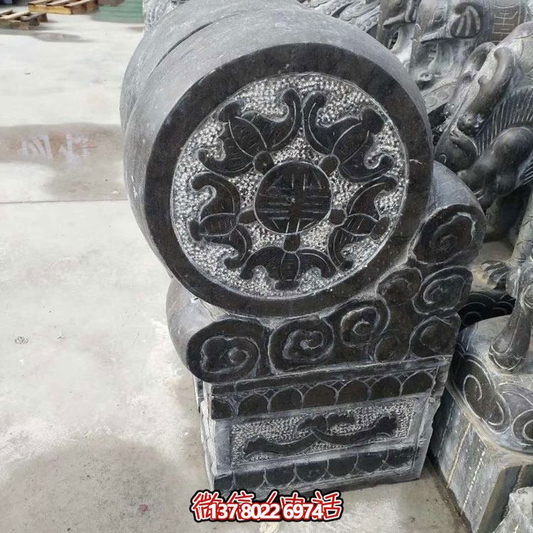 精美青石浮雕抱鼓石雕塑，点缀门口庭院