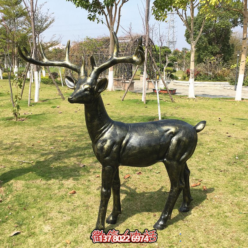 大型仿真鹿雕塑玻璃钢公园装饰品 大型仿真鹿雕塑玻璃钢公园装饰品