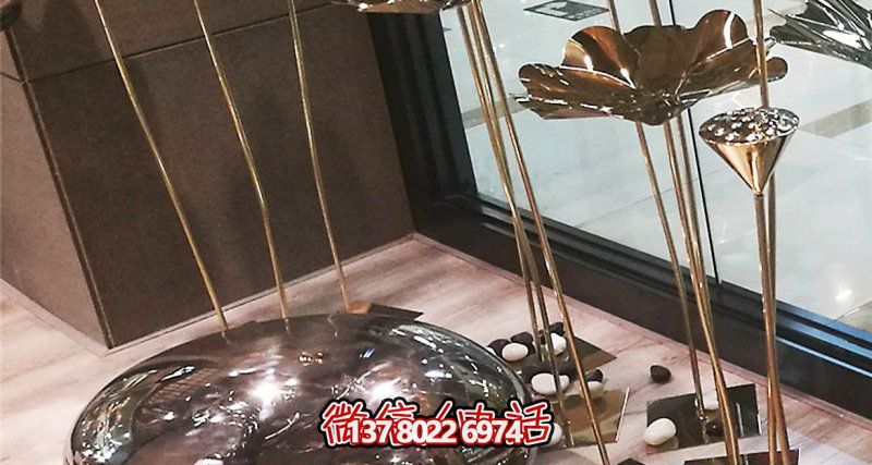 室内装饰莲蓬雕塑，用不锈钢鹅卵石点缀
