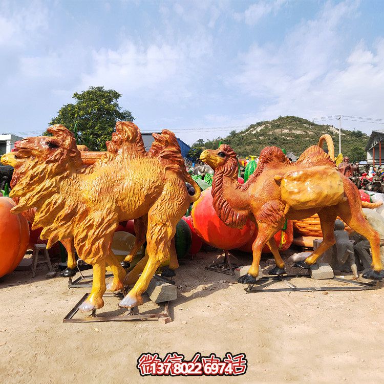 玻璃钢骆驼雕塑，高端喷漆装饰公园街道