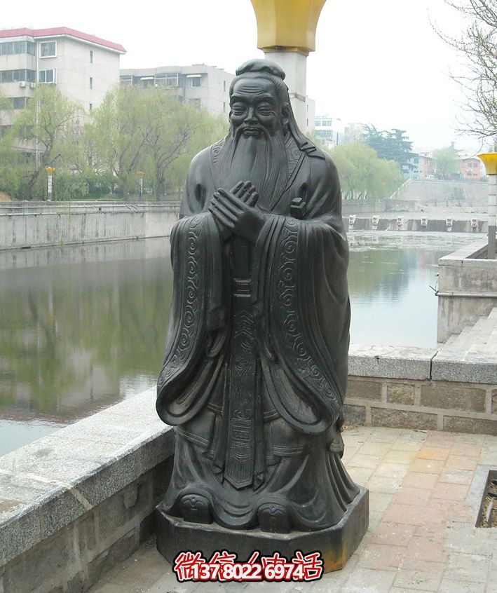 历史名人雕塑，铜像点缀湖边公园小区