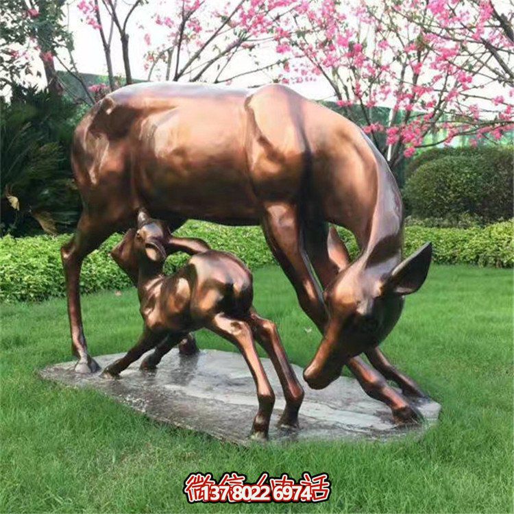 玻璃钢仿铜鹿雕塑花园摆件