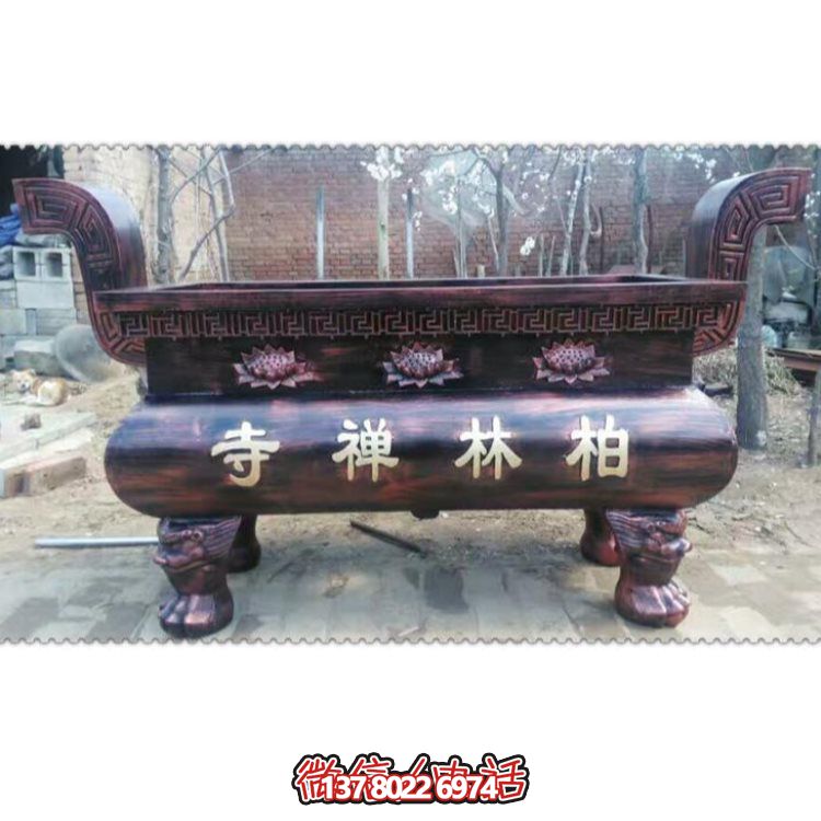 玻璃钢大型香炉雕塑，点缀露天景区
