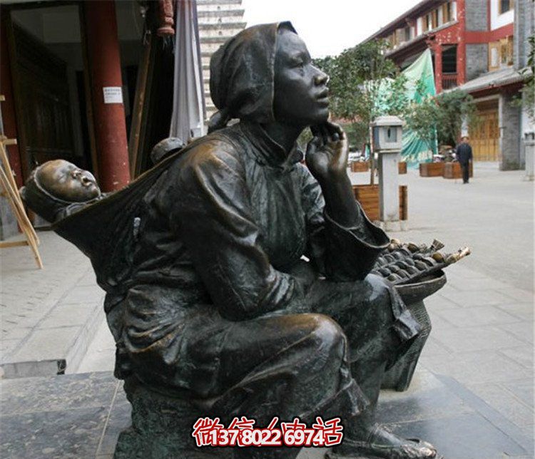 街边创意铜雕母子竹楼雕塑 街边创意铜雕母子竹楼雕塑