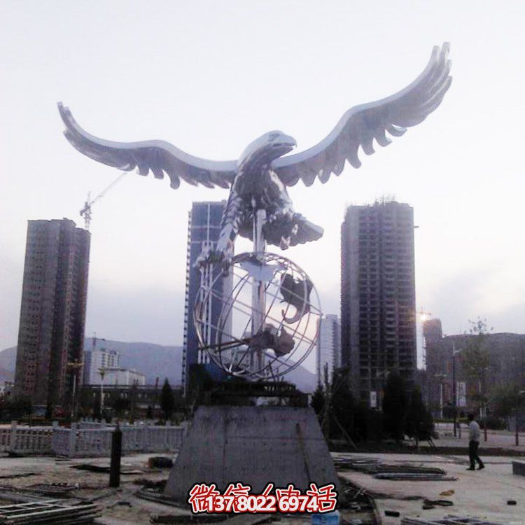 不锈钢老鹰雕塑，点缀户外园林景观