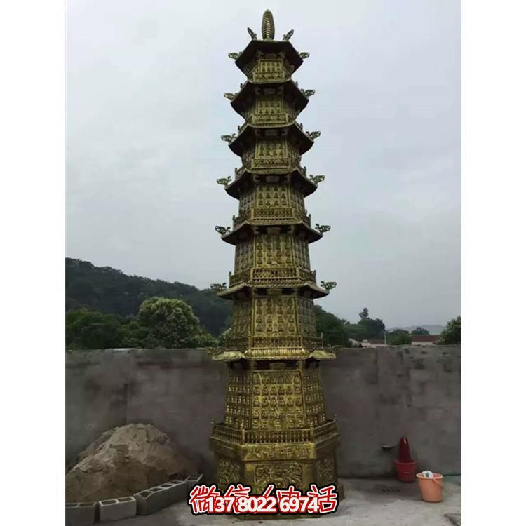 欣赏传统文化，体验多层铜雕香炉的大型景区