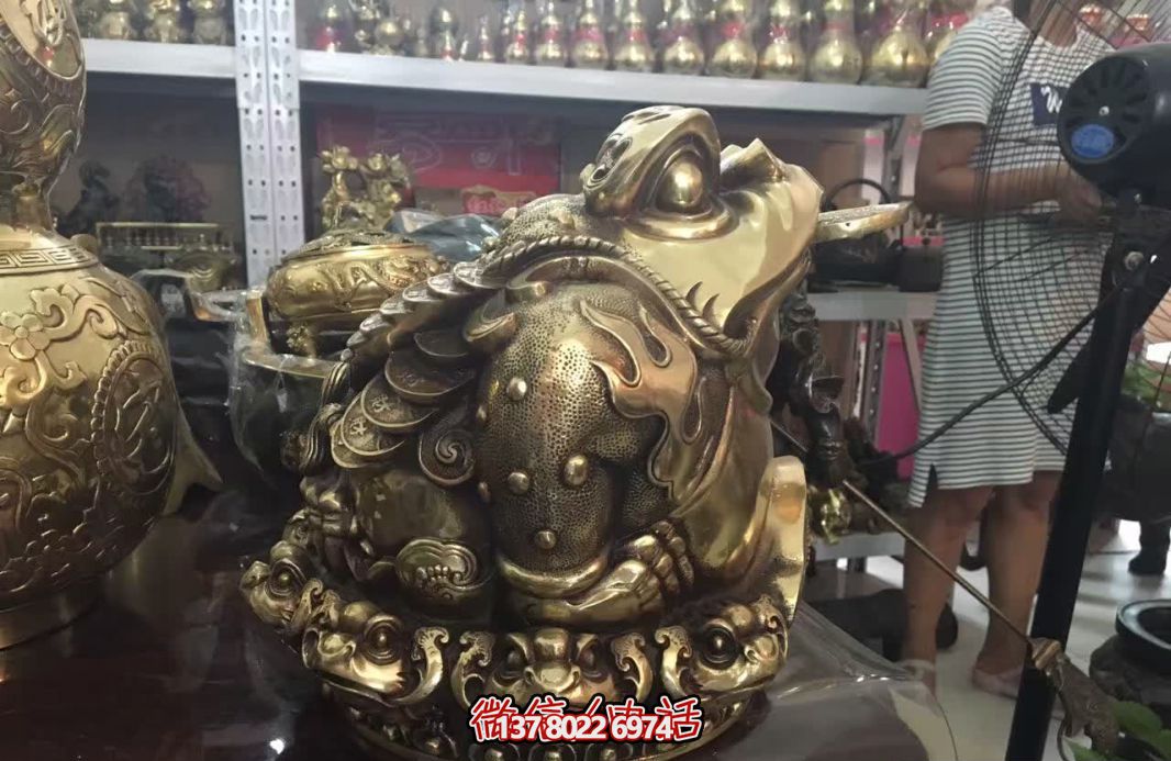 室内装饰艺术玻璃钢金蟾雕塑 室内装饰艺术玻璃钢金蟾雕塑