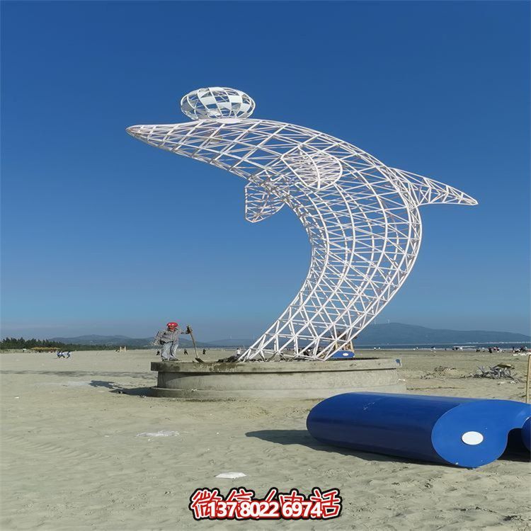 不锈钢海豚镂空雕塑，点缀大型景观广场