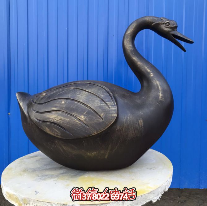 不锈钢雕塑，休息时让湖边更美丽——天鹅雕塑