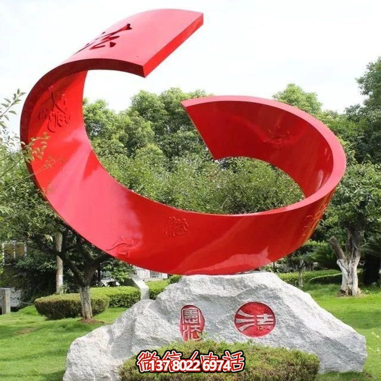大型不锈钢彩绘雕塑，点缀户外园林景观