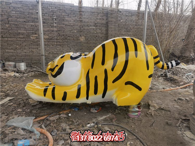 玻璃钢小老虎雕塑，装点精美的园林景观
