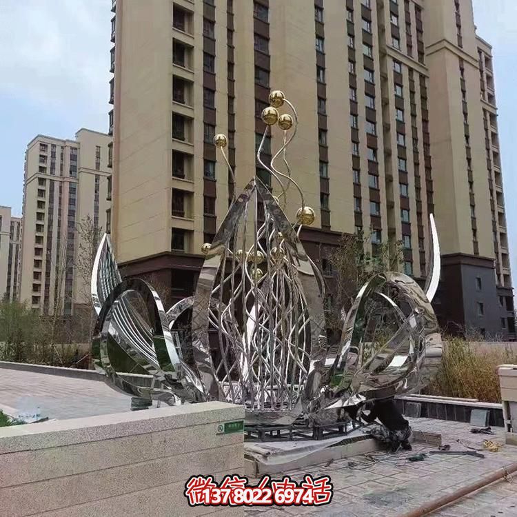 不锈钢莲花景观摆件--为别墅、小区、大型建筑物增添美观