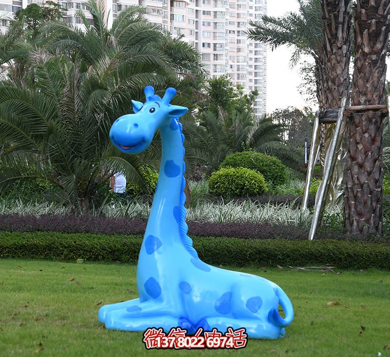 优雅蓝色长颈鹿雕塑 优雅蓝色长颈鹿雕塑