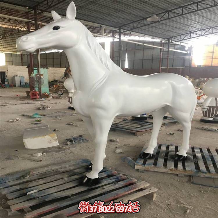 玻璃钢动物雕塑——给您的动物园增添活力
