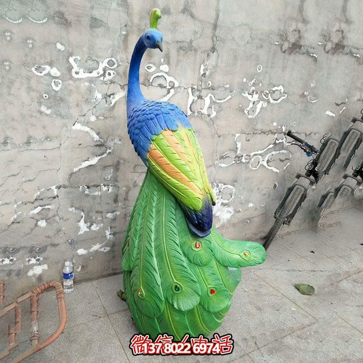 广场玻璃钢彩绘孔雀动物景观雕塑