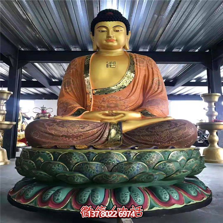 大型喷漆坐着莲花上的三宝佛雕塑