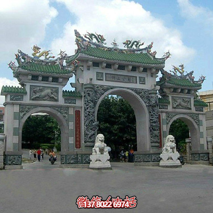青石浮雕鎏金景点入口门摆放仿古建三门石牌坊