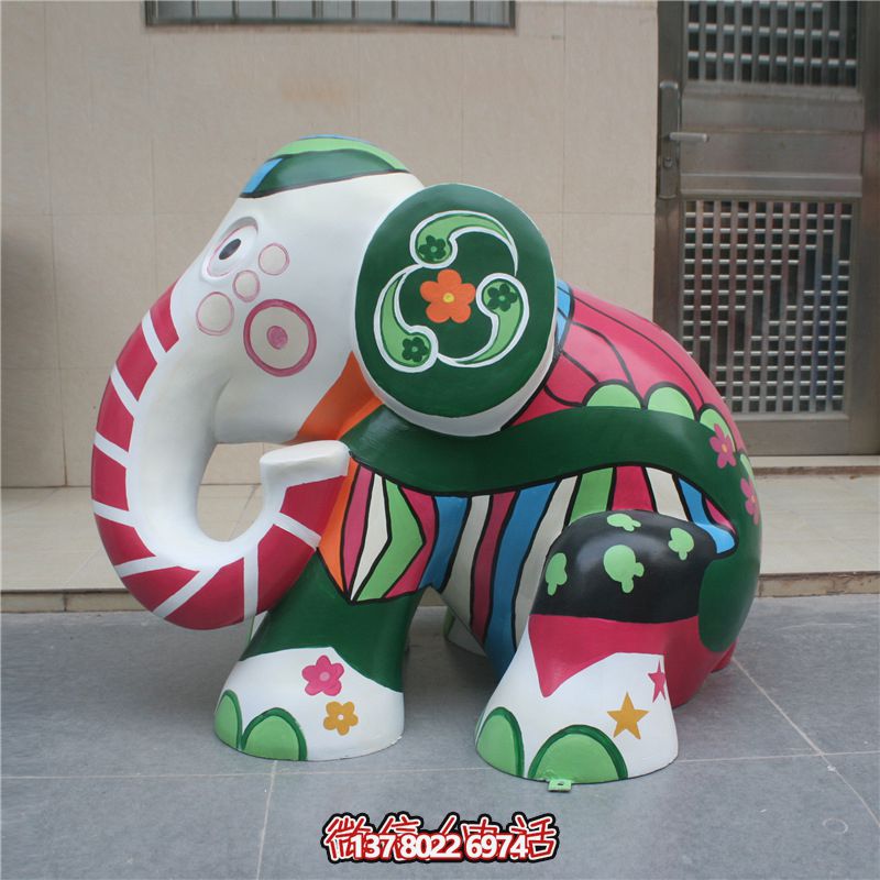 游乐场玻璃钢彩绘大象雕塑 游乐场玻璃钢彩绘大象雕塑