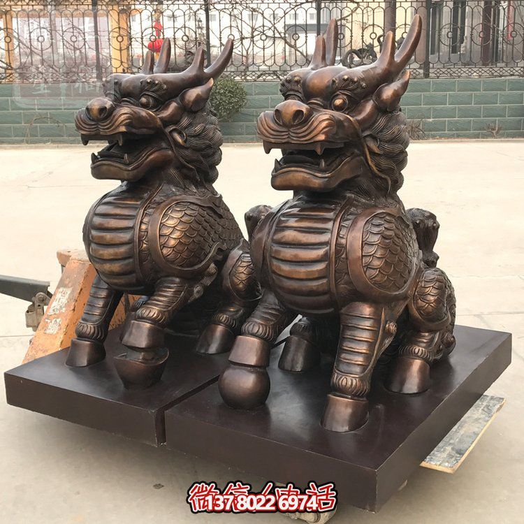 别墅小区玻璃钢仿铜神兽麒麟雕塑