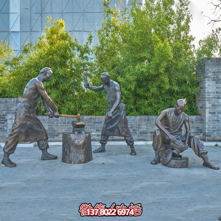 打铁场景人物铜雕，铸铜铸造民俗生活人物情景雕塑