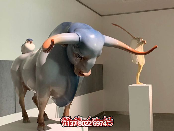室内玻璃钢彩绘牛雕塑 室内玻璃钢彩绘牛雕塑