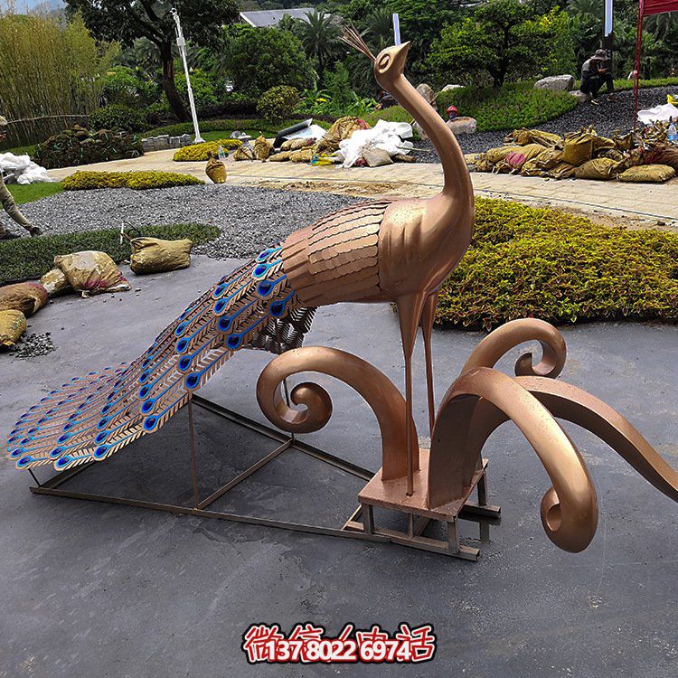 不锈钢孔雀，烤漆艺术动物造型雕塑