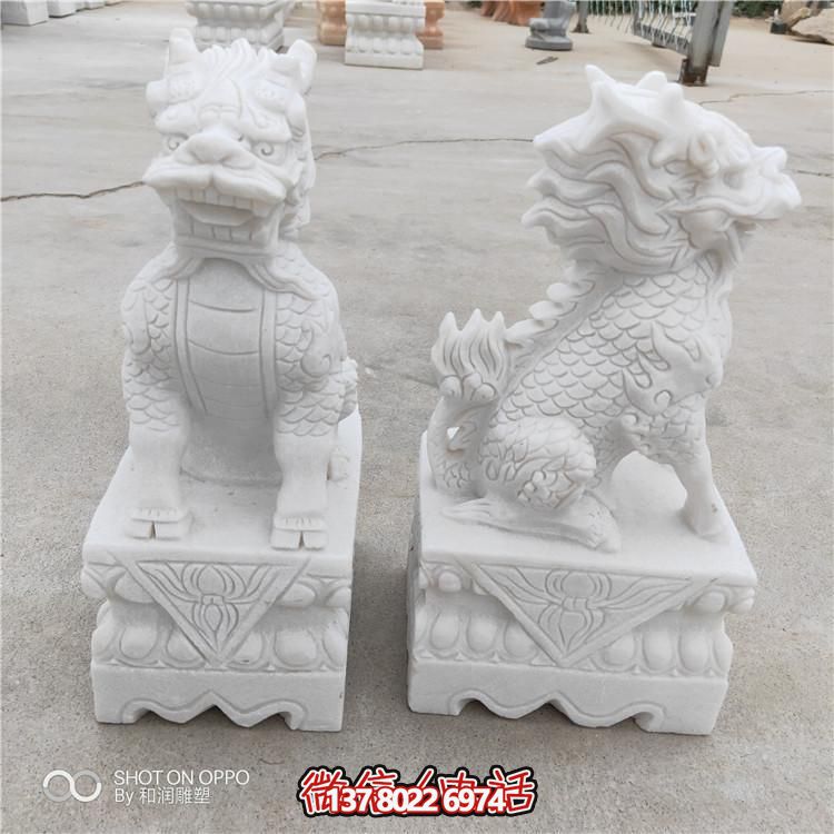 庭院汉白玉石雕麒麟