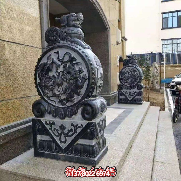 小区门口摆放大理石做旧浮雕狮子抱鼓石