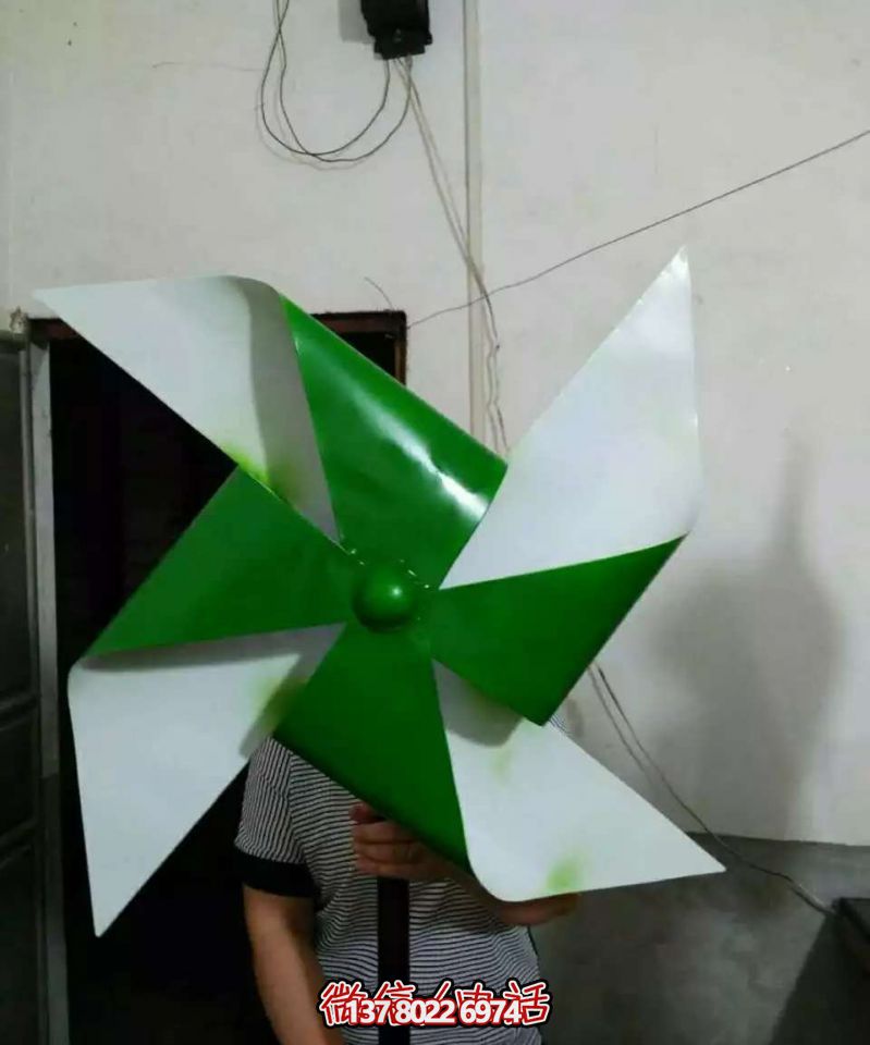学校幼儿园草坪摆放绿色不锈钢风车雕塑 学校幼儿园草坪摆放绿色不锈钢风车雕塑